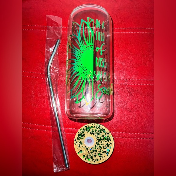 New cup!! In a field of roses she is a sunflower - Picture 1 of 3